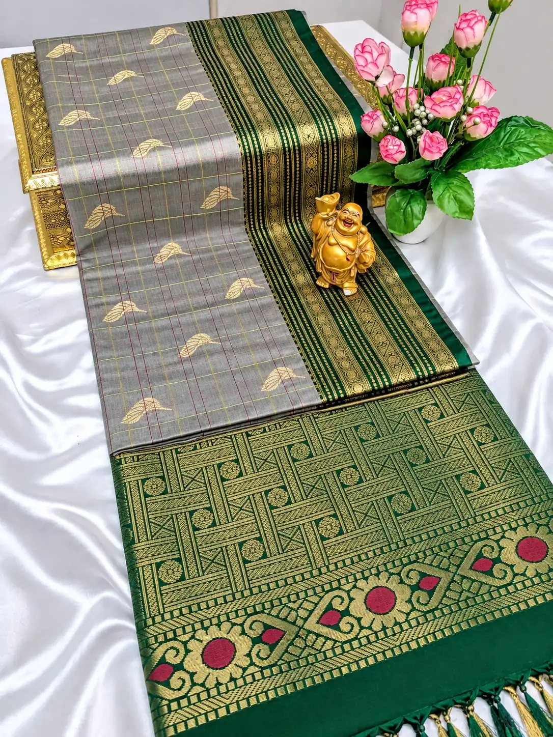 Kattam Leaf Jari Pallu Semi Kanchipuram Silk Saree